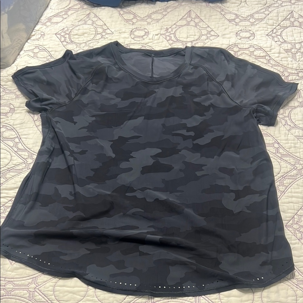 Lululemon Gray Camo Short Sleeve Top